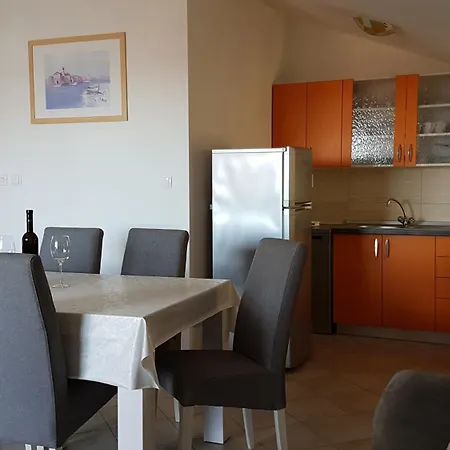 Apartments Mirjana Kustici Exterior photo